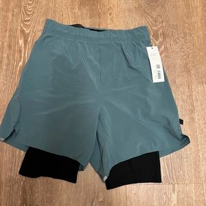 New Men’s Lululemon Lab Defract Run Short